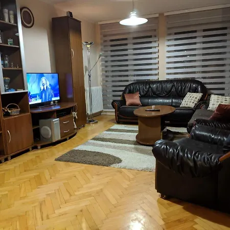 Roomy Flat *